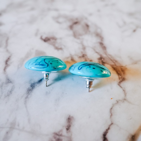 ❤️ SOLD ❤️ Vintage Blue Swirl Earrings - Picture 2 of 2